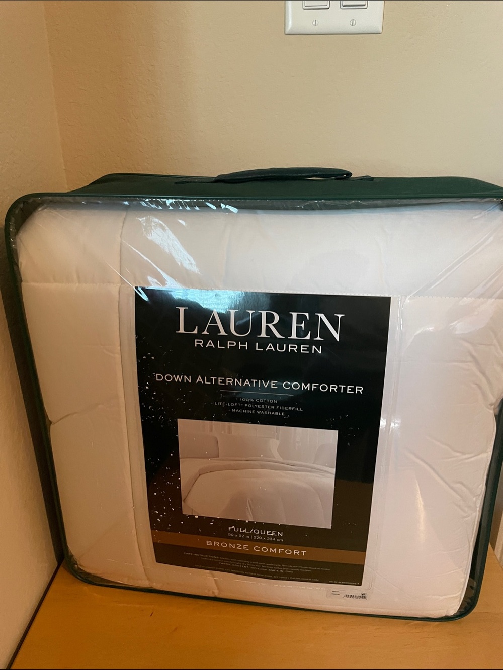 BNWT Ralph Lauren White Down Alternative Comforter SZ Queen